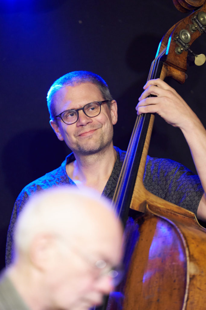 Sven Hinse, Kontrabass